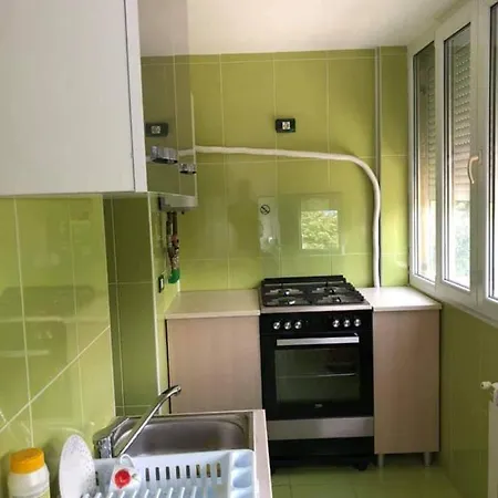 Apartament Adi *